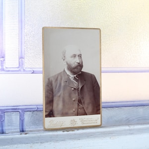 アンティーク Carte De Visite CDV 写真 ビクトリア朝のひげのある男性 1800 年代