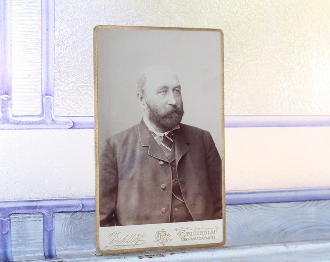 Antique Carte De Visite CDV Photograph Victorian Man with Beard 1800s