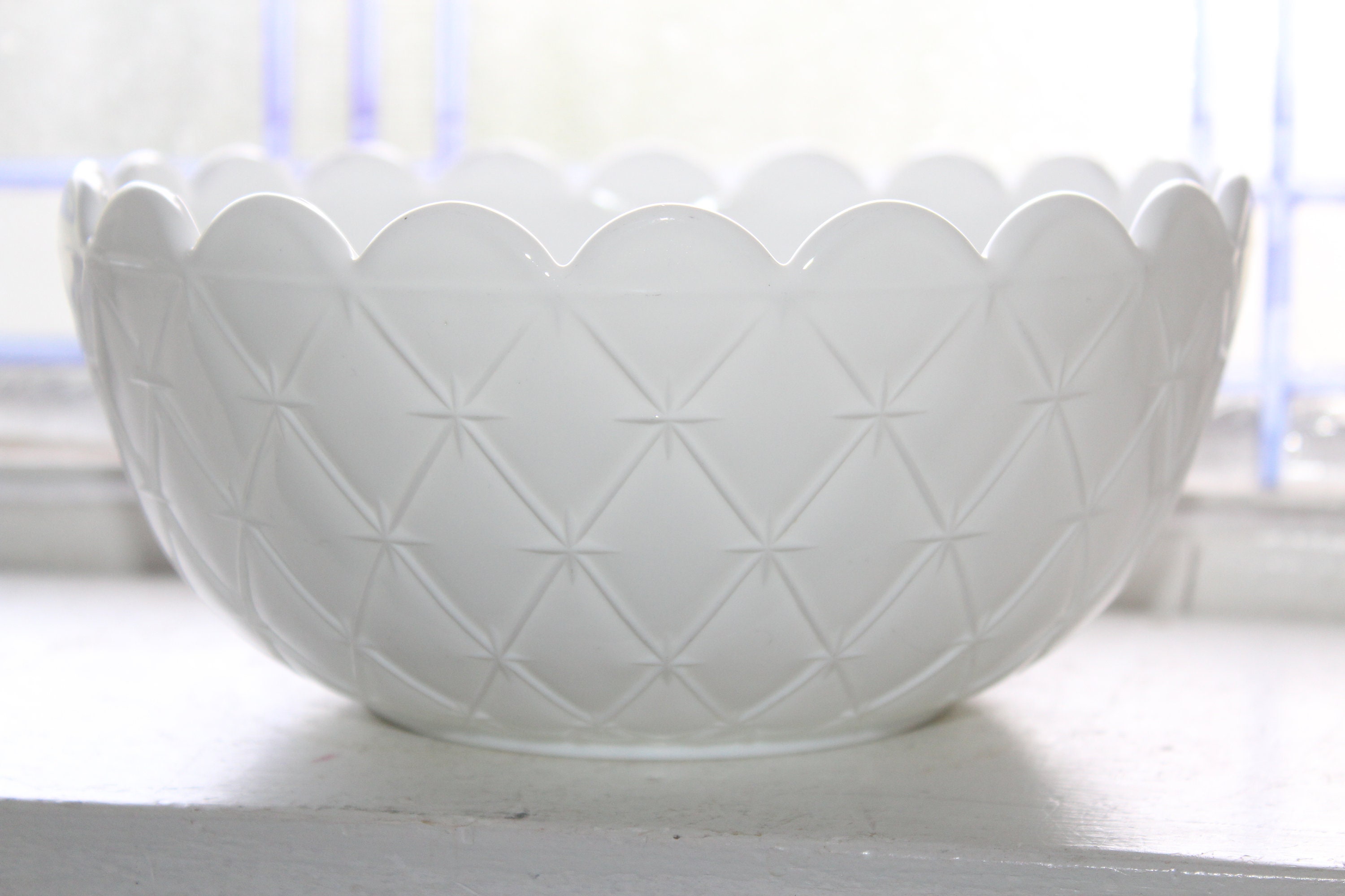 Large Vintage Milk Glass Serving Bowl Quilted Star