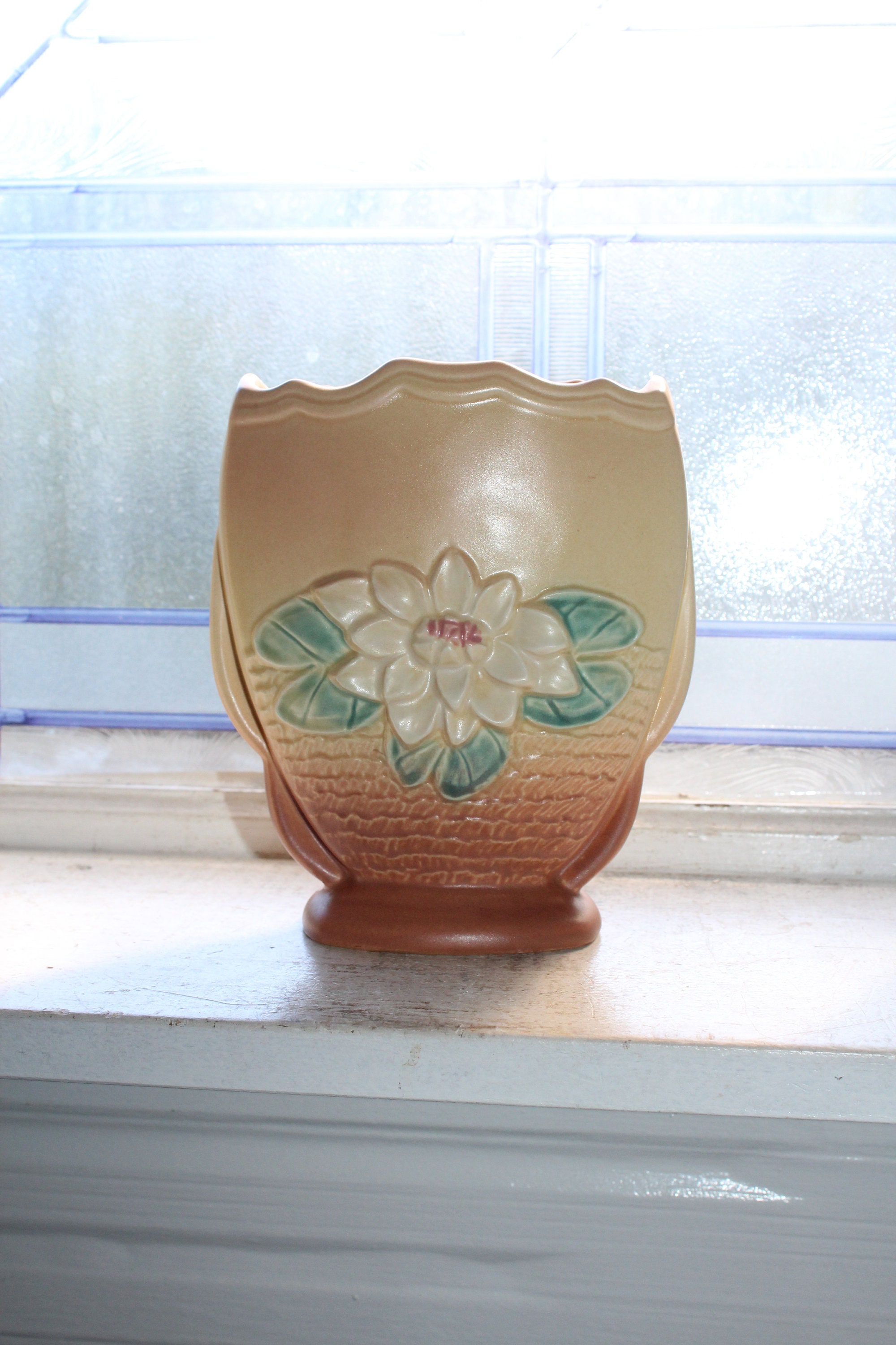 Hull Pottery Brown Water Lily Vase L6 Vintage 1940s Art Deco