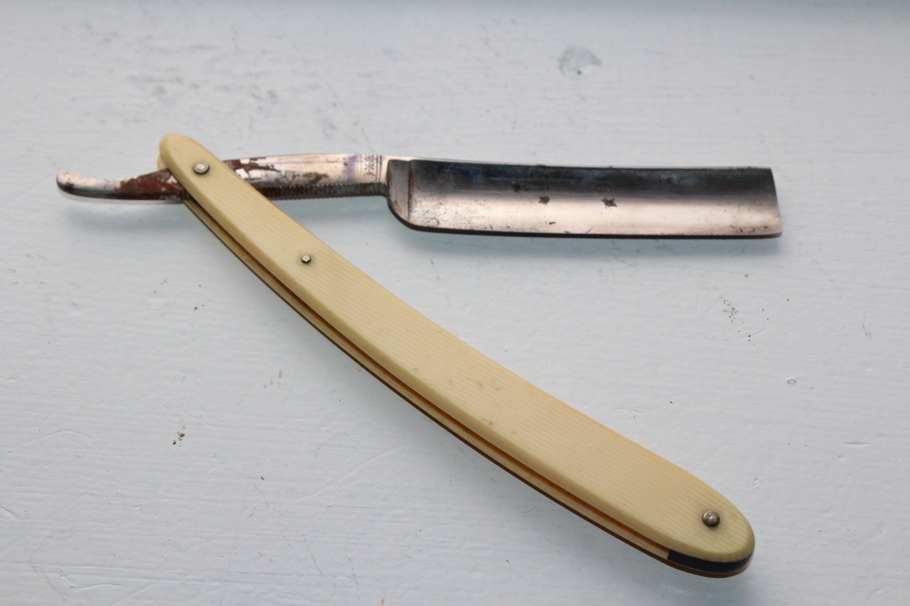 Antique Straight Razor WH Morley & Sons Yellow Handle