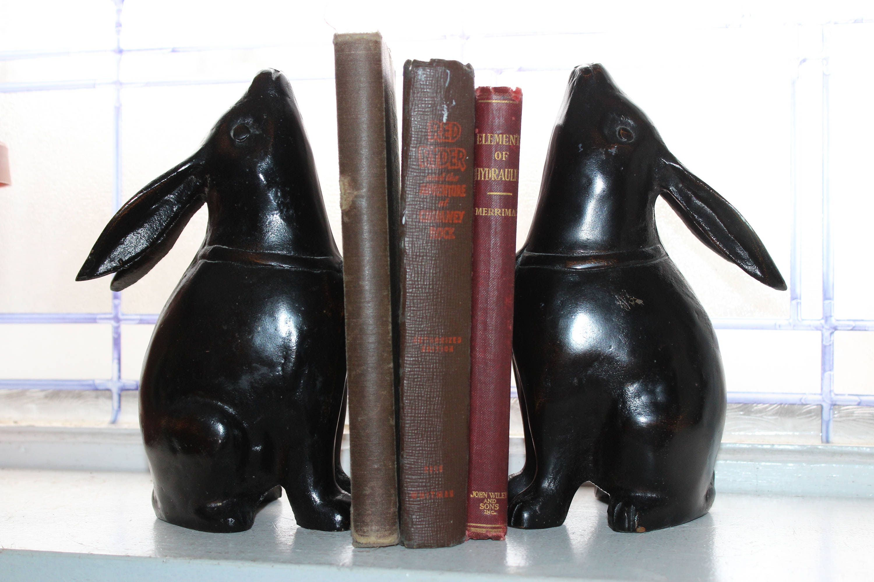 bookends rabbit bookends rabbit