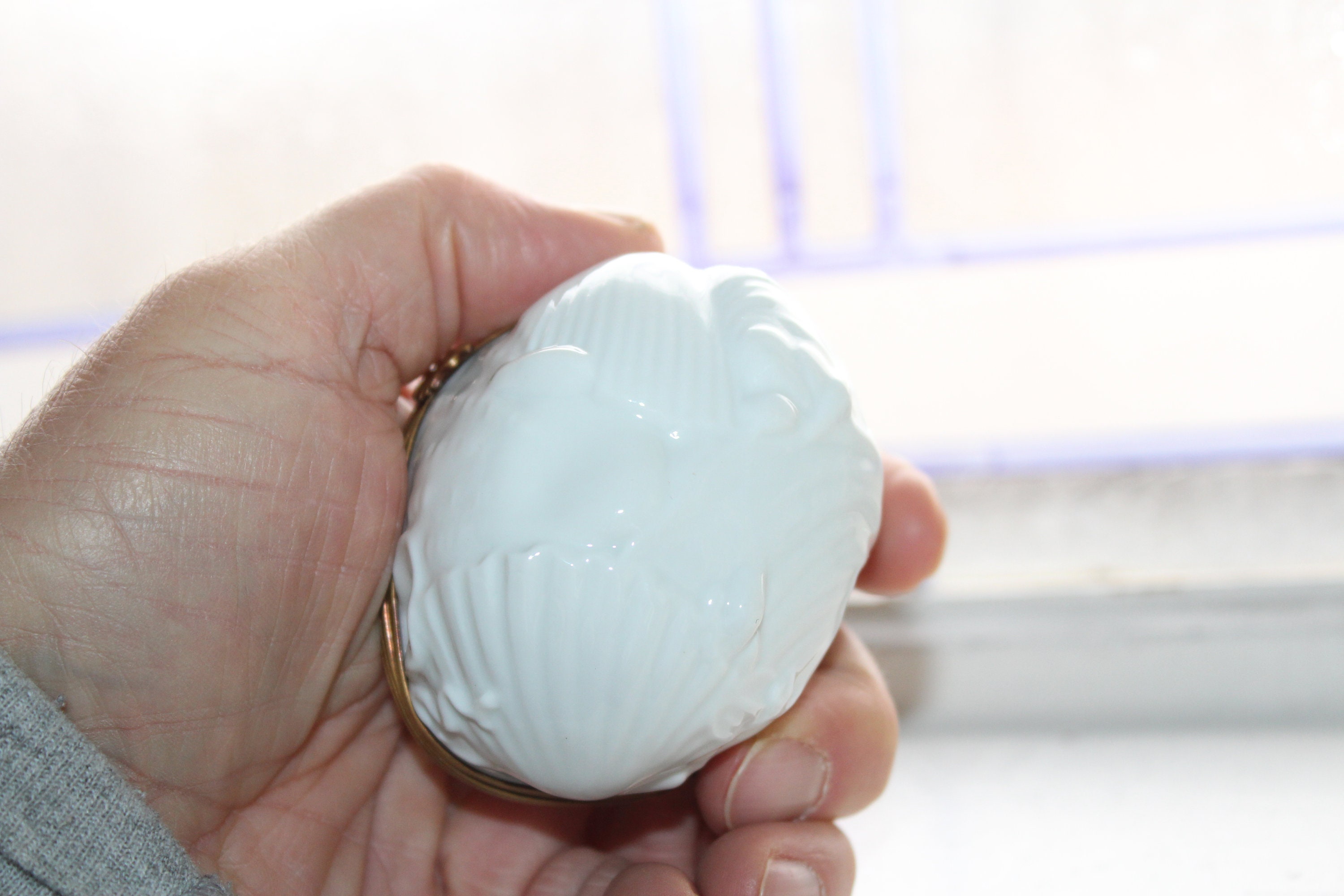 Vintage Limoges Trinket Box White Shells