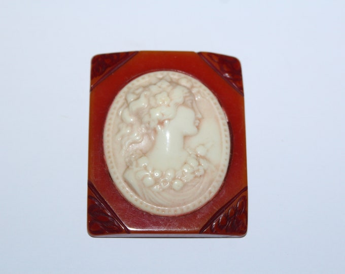 Vintage 1940s Bakelite & Celluloid Cameo Brooch Pin Brown and White