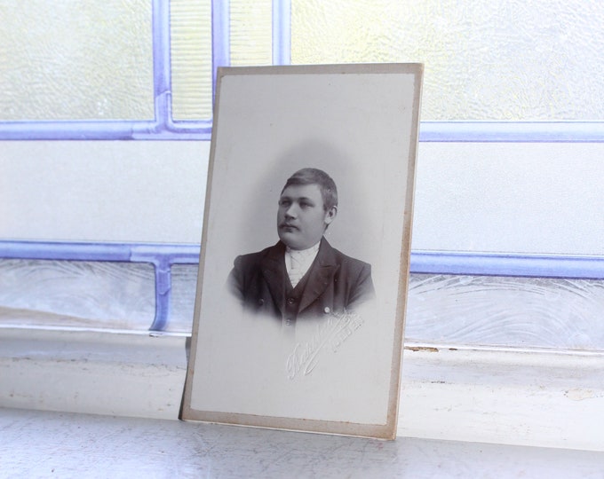 Antique Carte De Visite CDV Photograph Victorian Man 1800s