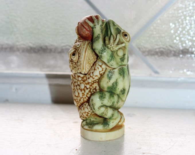 Harmony Kingdom Figurine Trinket Box Jump Shot Frogs