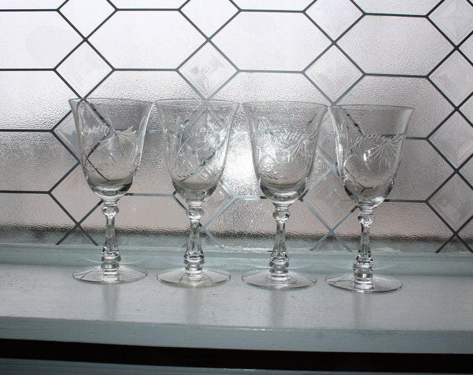 4 Art Deco Wheel Cut Glass Wine Glasses Vintage Barware 1930s