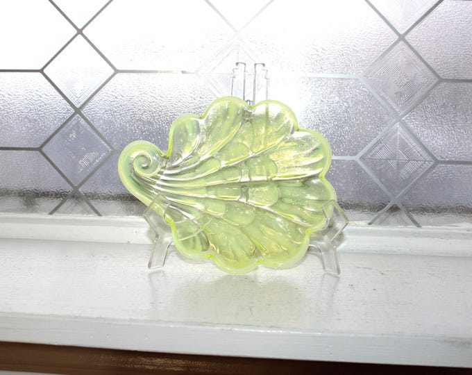 Vintage Duncan Miller Sanibel Opalescent Uranium Glass Dish