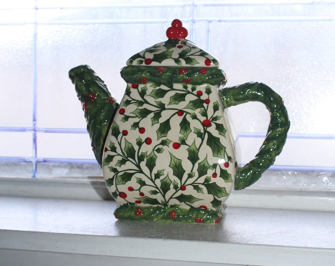 Vintage Pacific Rim Christmas English Holly Berry Teapot