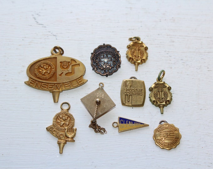 8 Vintage 1968 Graduation Charms For Bracelet