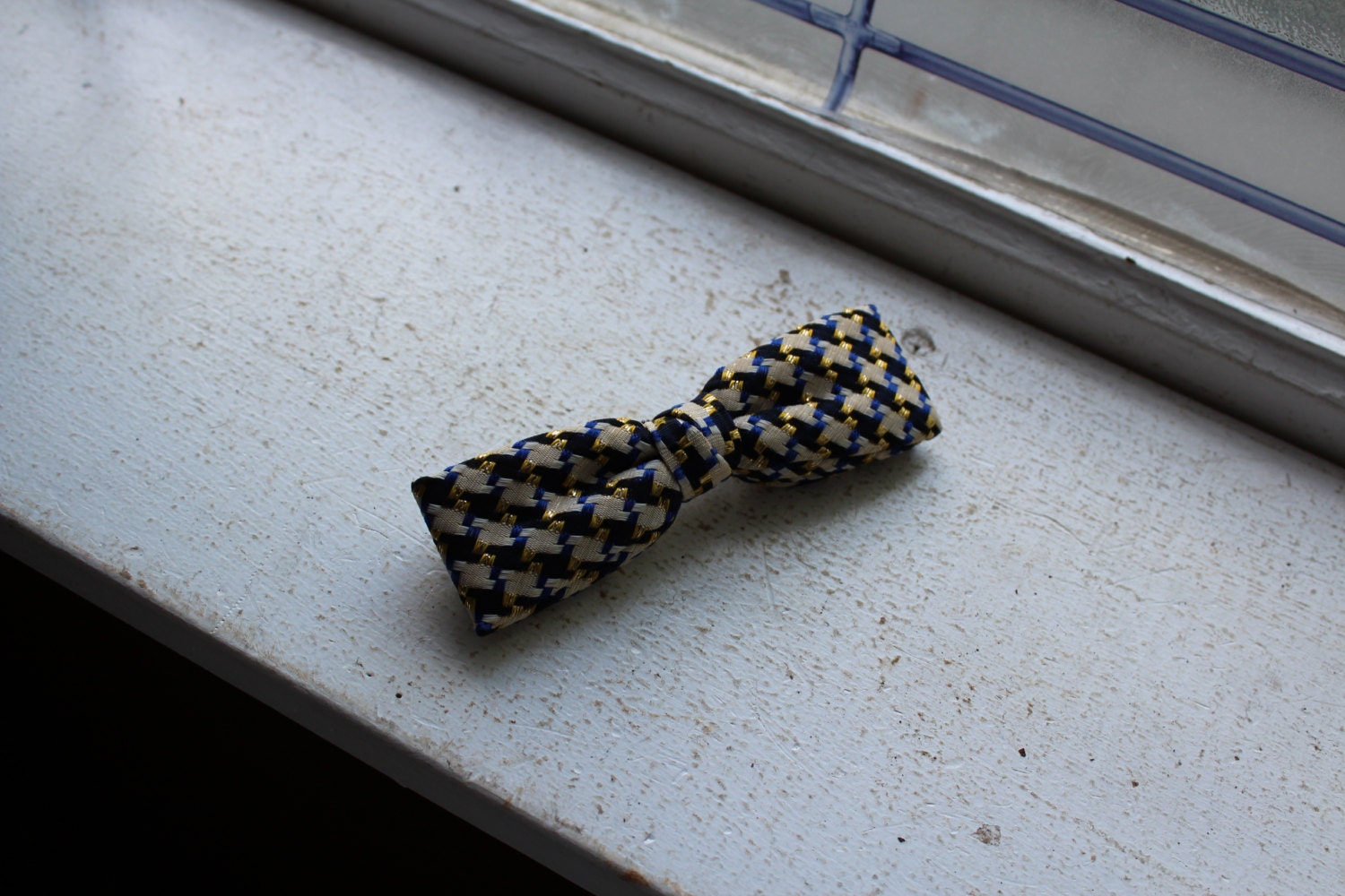 Vintage 1950s Bow Tie Blue White and Gold Houndstooth Pattern