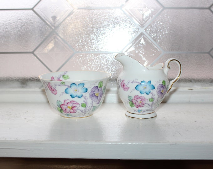 Vintage Tuscan Fine English Bone China Creamer and Sugar Bowl Set