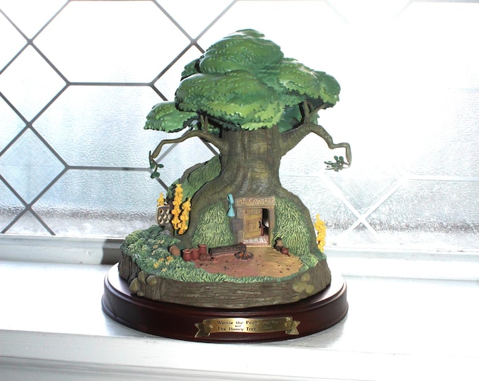 WDCC Winnie The Pooh and The Honey Tree Pooh Bear's House