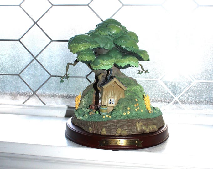 WDCC Winnie The Pooh and The Honey Tree Pooh Bear's House