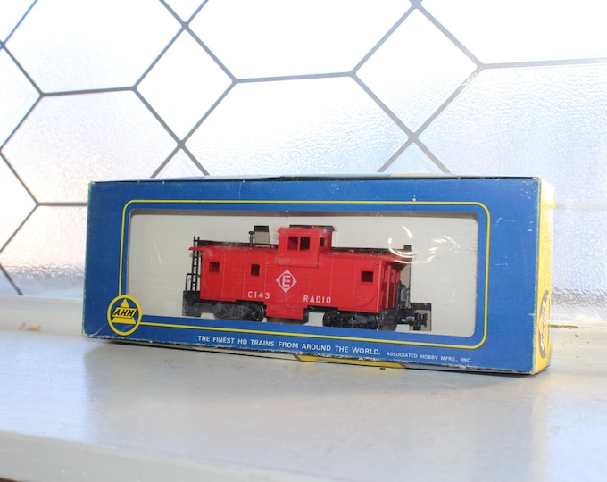 Vintage AHM  HO Scale Erie Lackawanna Railroad Train Caboose C143 5485D