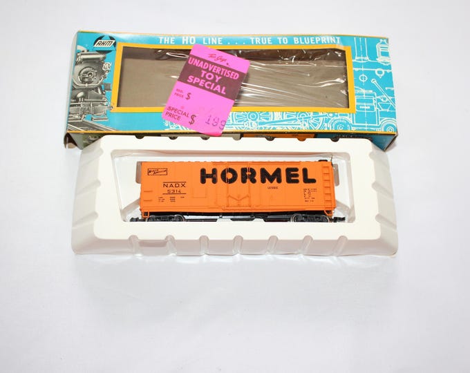 Vintage AHM HO Scale Hormel Refrigerator Car 5314