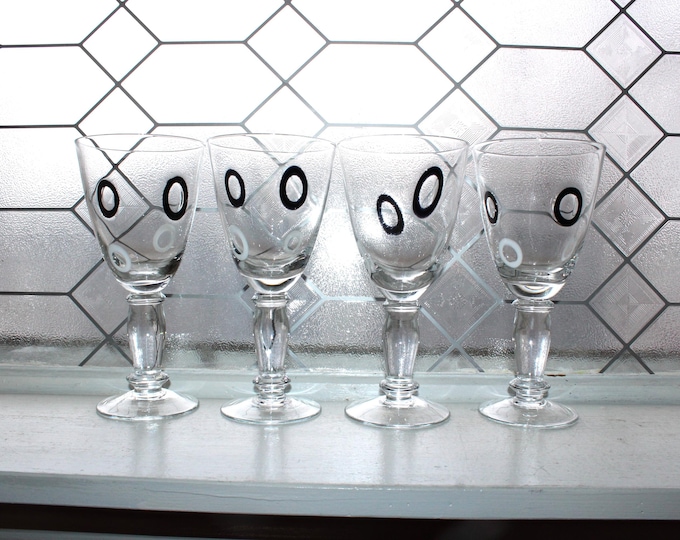 4 Vintage Pier One Glass Goblets Black & White Circles