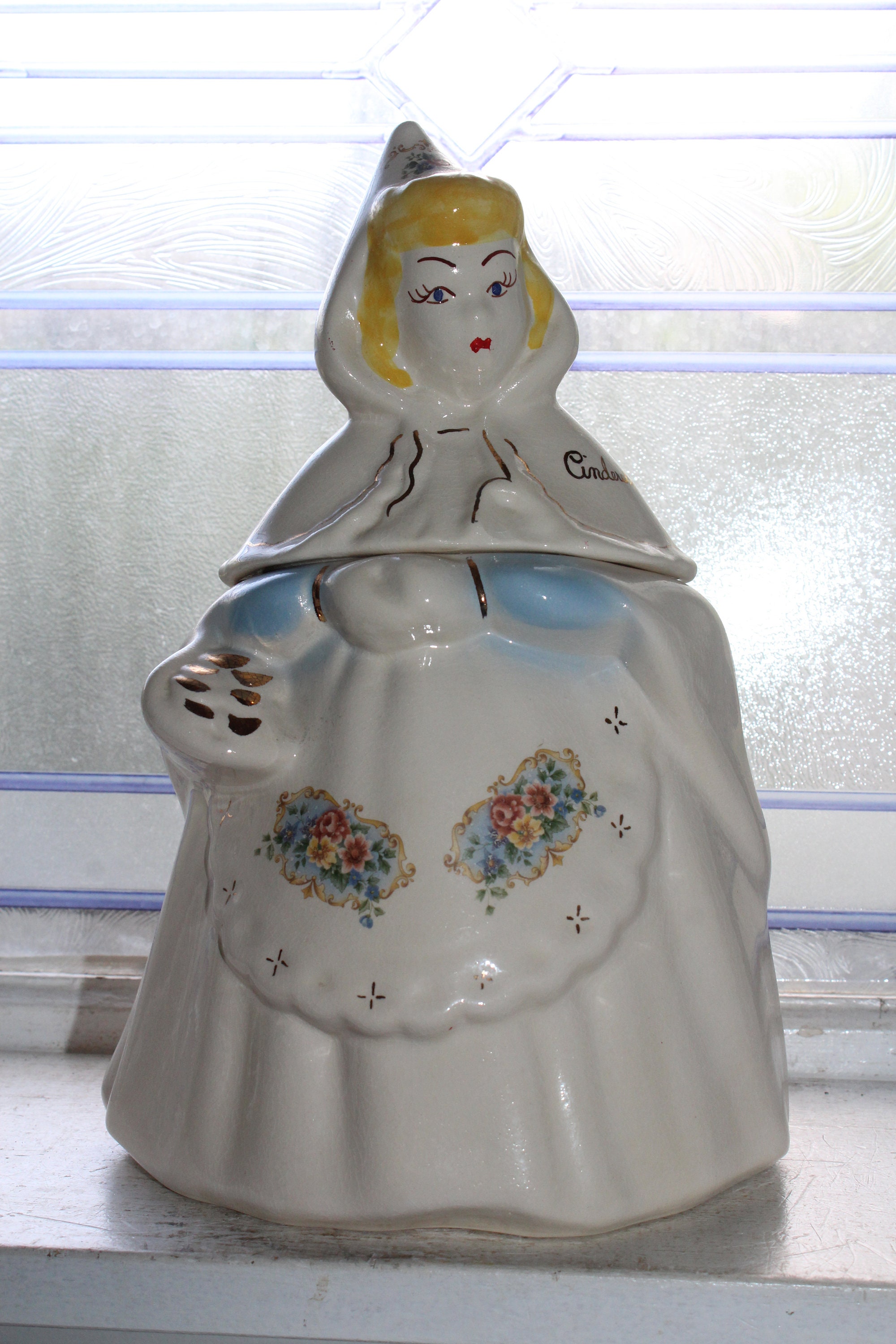 Cinderella Cookie Jar Vintage McCoy Pottery 1950s