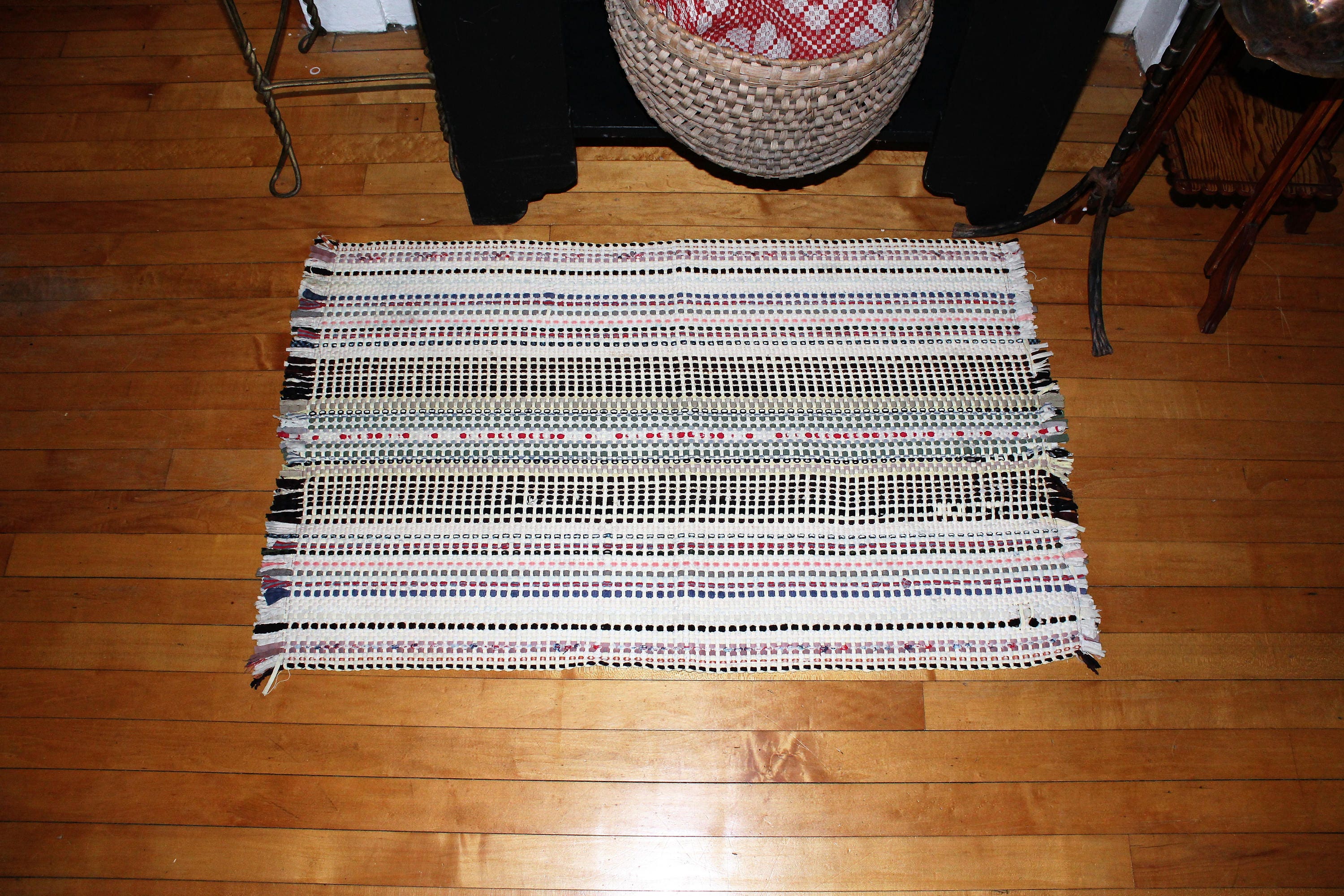 Vintage Country Rug Hand Loomed Rag Rug Rustic Farmhouse 1940s 40 x 24