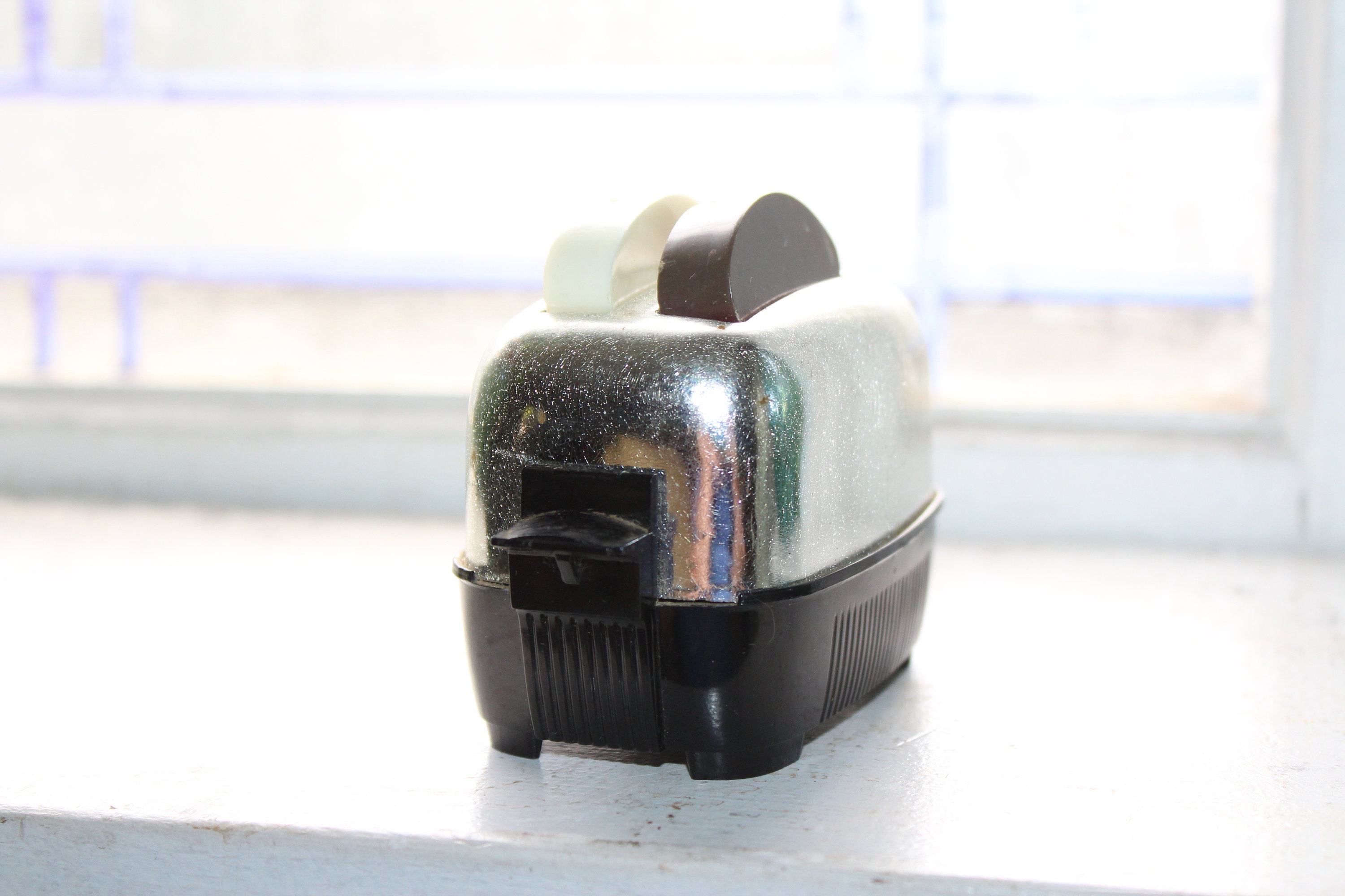 Vintage Toaster Salt and Pepper Shakers