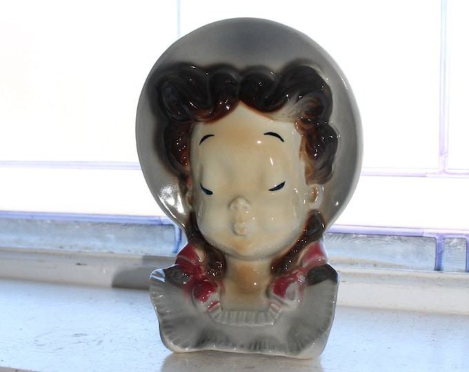 Royal Copley Sun Bonnet Hat Pigtail Girl Wall Pocket Vintage 1950s