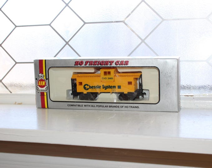 Vintage AHM HO Scale C & O Railroad 3465 Chessie System Caboose Car