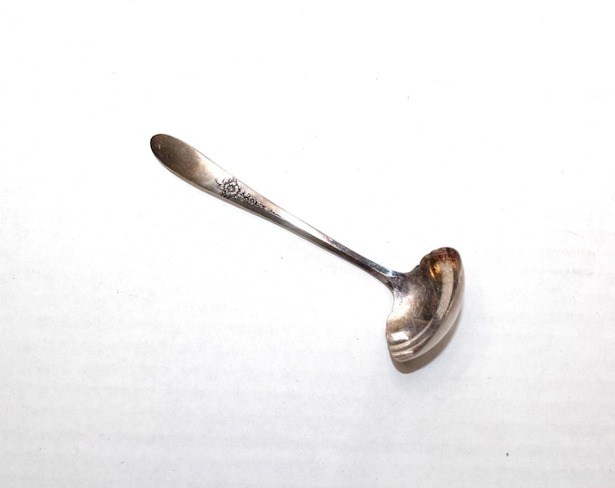 Silverplate Sauce or Gravy Ladle Fantasy by Oneida Comm Tudor Plate