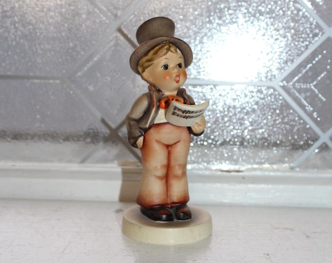 Goebel Hummel Figurine Street Singer #131 TMK3 1950s