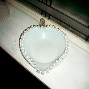 Vintage Fenton Silver Crest Heart Dish Nappy White Milk Glass image 2