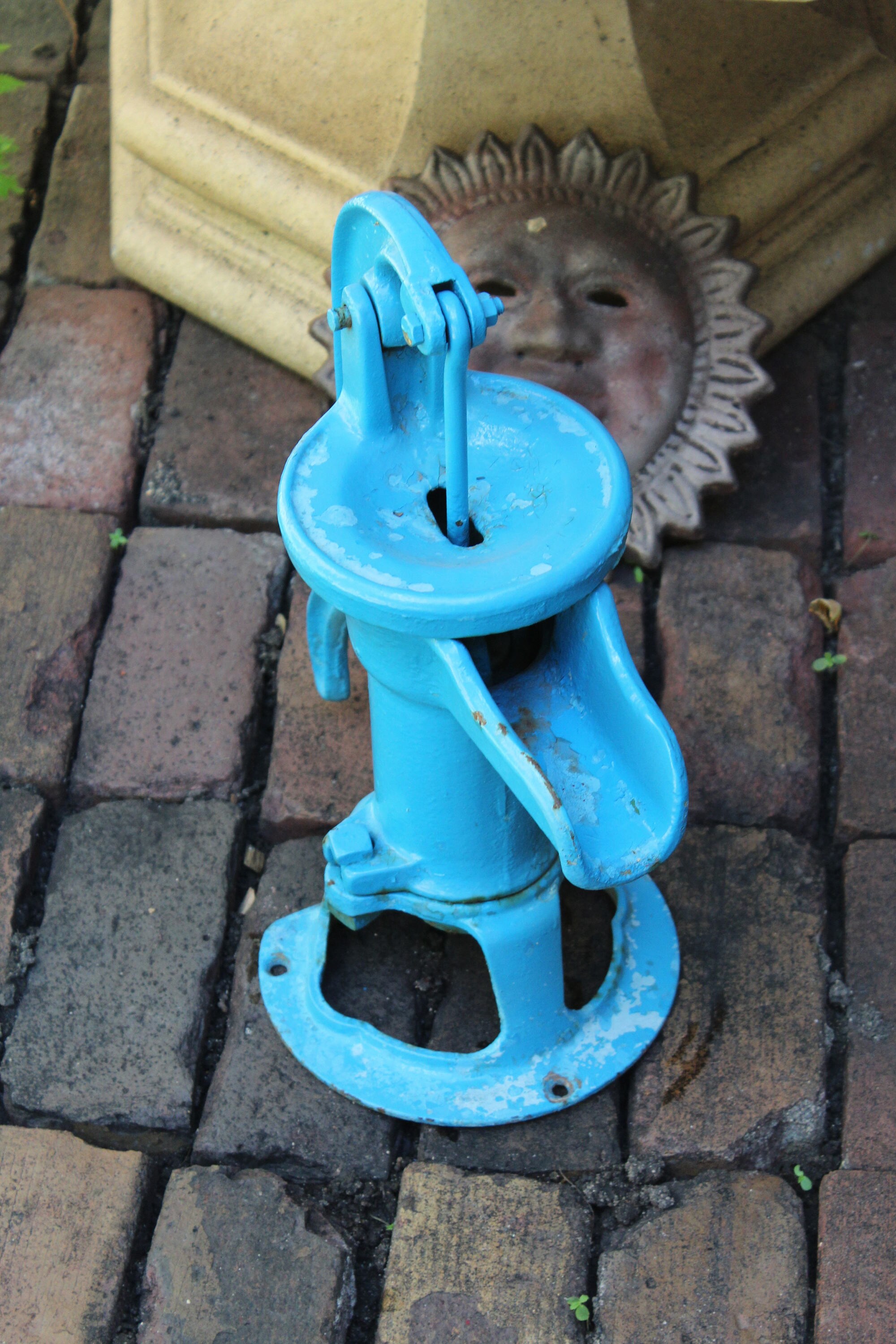 Antique Water Pump Cast Iron Cistern Pump Rustic Farmhouse Decor