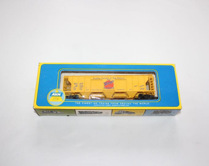 Vintage AHM HO Scale Warp's Plastics Box Car 5258