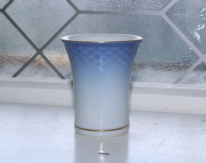 Vintage Bing and Grondahl Seashells Mini Bud Vase 672
