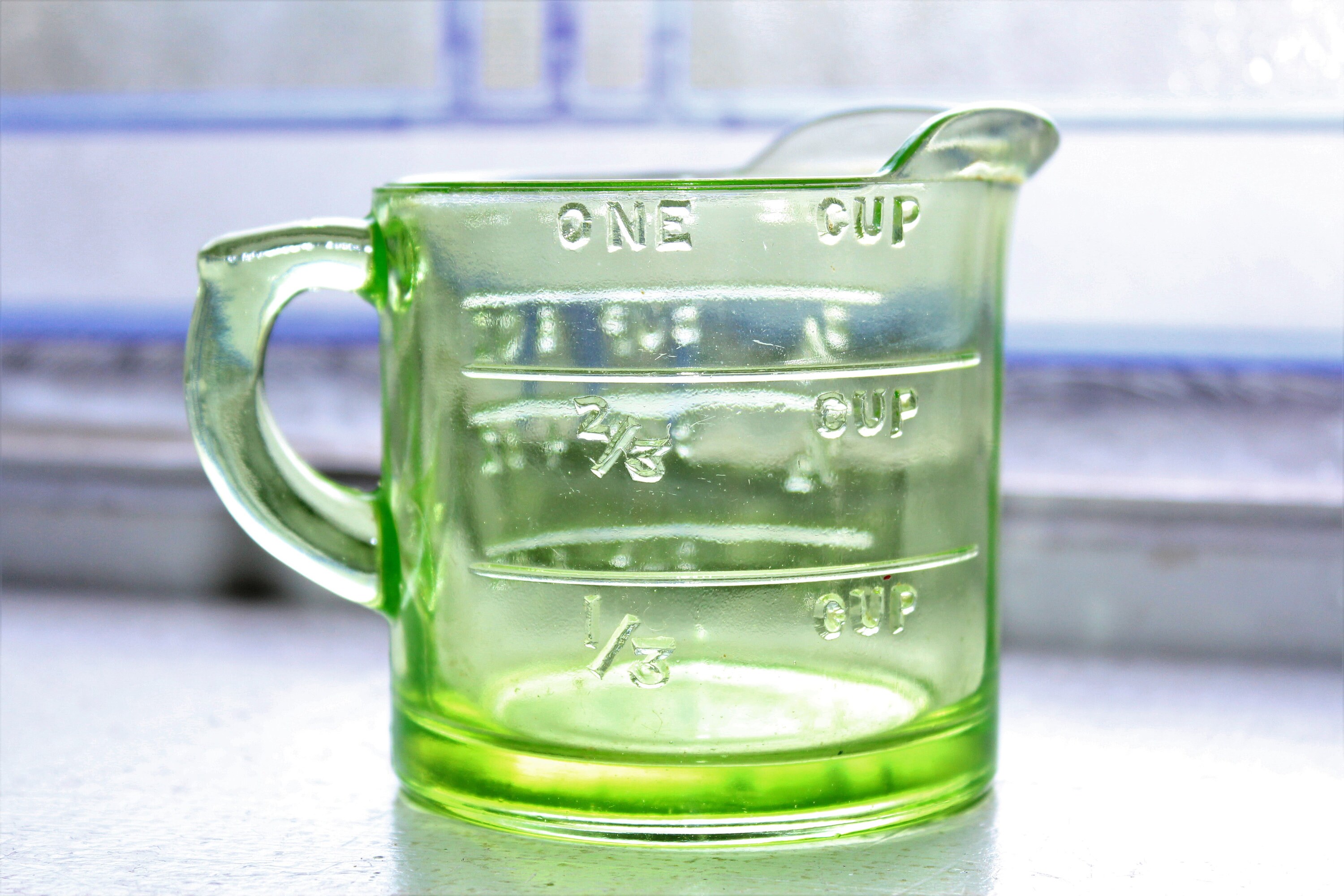 Green Kellogg's Depression Uranium Glass 3 Spout One Cup Liquid