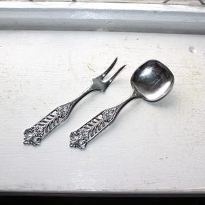 ヴィンテージ スモール シルバープレート フォークとスプーン 40 Gr TK