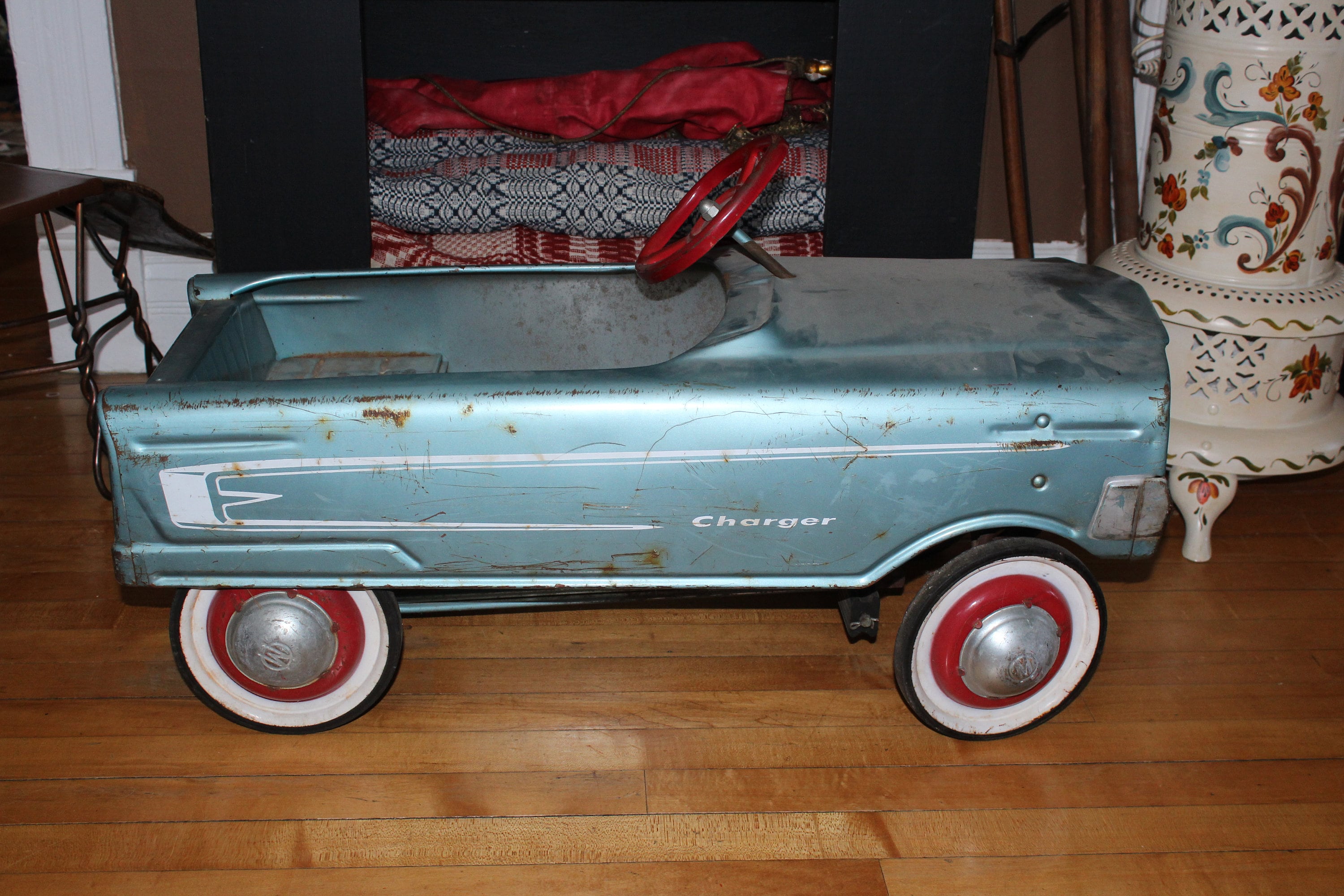 Vintage 1960s 32 Murray Charger Pedal Car Ride On Toy