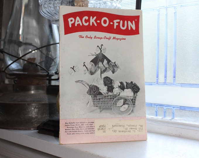 Vintage 1960s Pack-O-Fun Crafts Book Scrap Craft Magazine May 1961