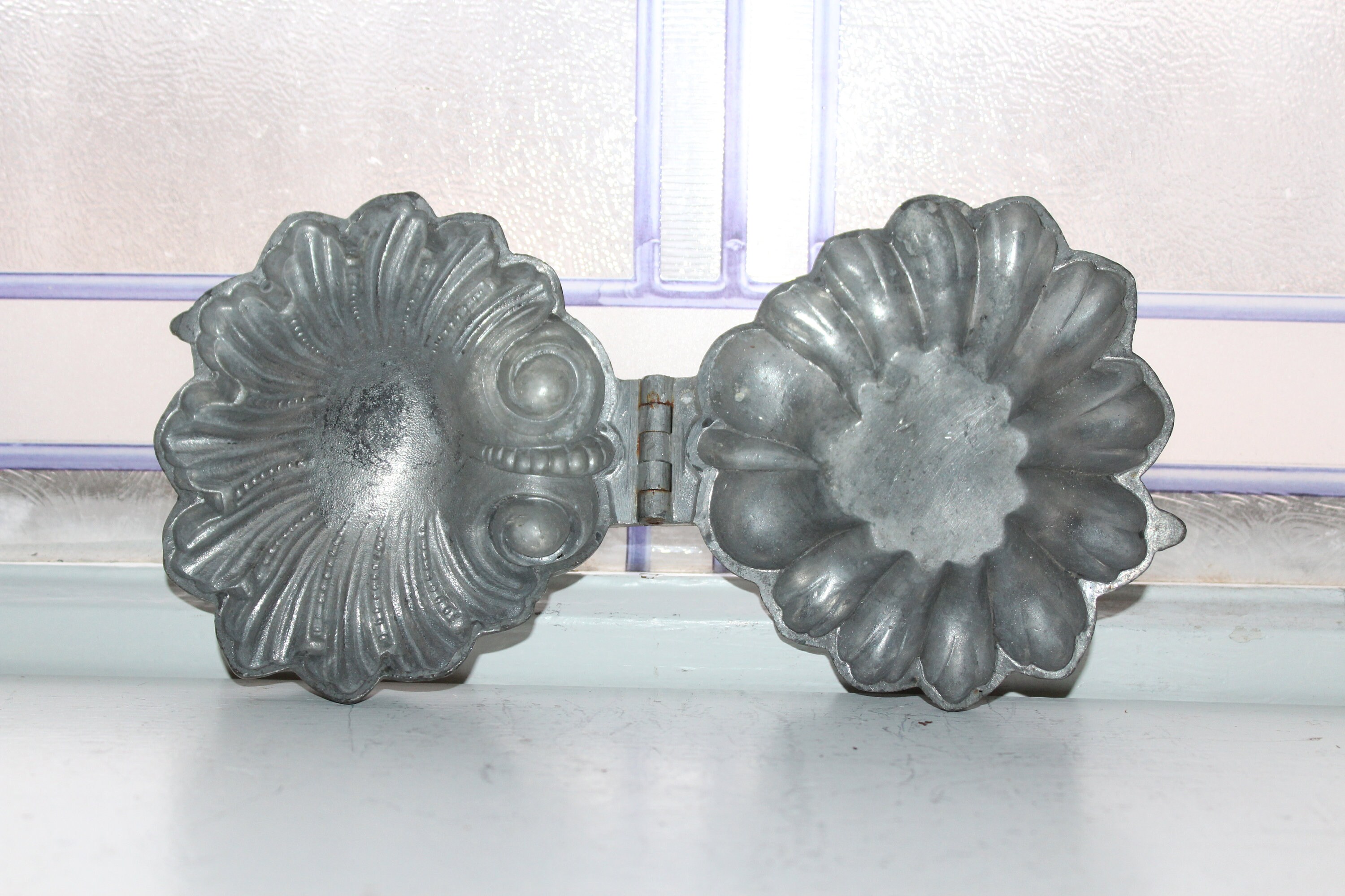 Antique Pewter Ice Cream Mold Flower Schall 524