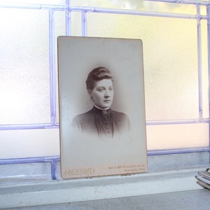 Antique Photograph Cabinet Card 1800s Victorian Woman