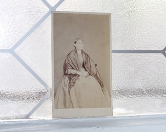 Antique Carte De Visite CDV Photograph Victorian Woman 1800s