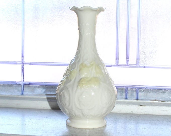 Vintage Belleek Grapevine Vase 6th Green Mark