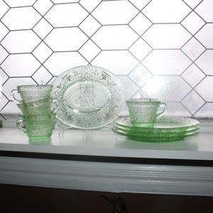 Chantilly Green Tiara Sandwich Glass 4 Luncheon Snack Sets Cup & Plate