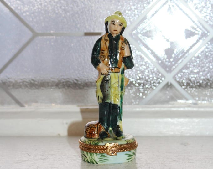 Vintage Limoges Peint Main Fisherman Trinket Box