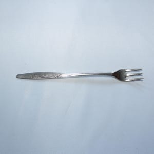 Vintage Silverplate Pickle Fork Oneida Community Enchantment Gentle Rose
