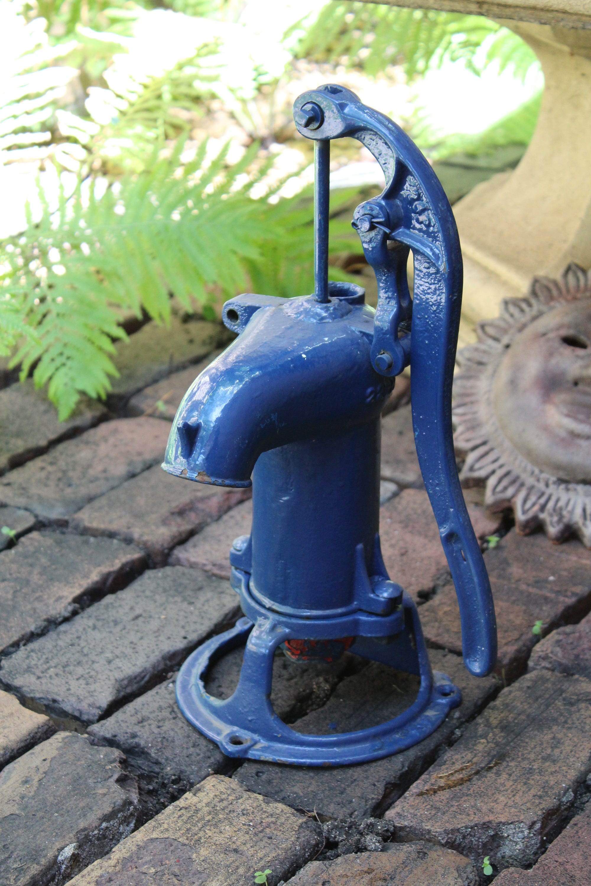 Antique Water Pump Cast Iron Cistern Pump Rustic Farmhouse Decor