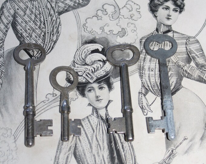 4 Antique Skeleton Keys