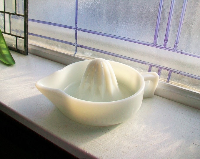 Vintage Sunkist Reamer Juicer Mckee Glass Milk Glass