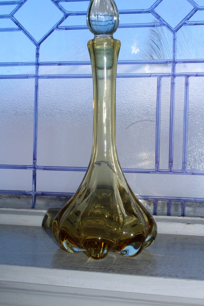Mid Century Murano Amber Glass Lobed Base Decanter with Teardrop Stopper image 3