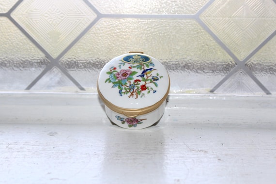 Vintage Aynsley Pembroke Trinket Pill Box View 2