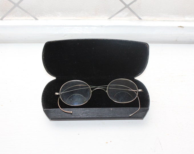 Antique Oval Lens Eyeglasses Spectacles with Case