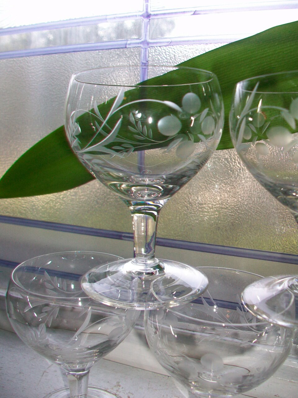 7 Vintage Etched Glass Cordial Aperitif Liqueur Glasses Stemware 4 Oz